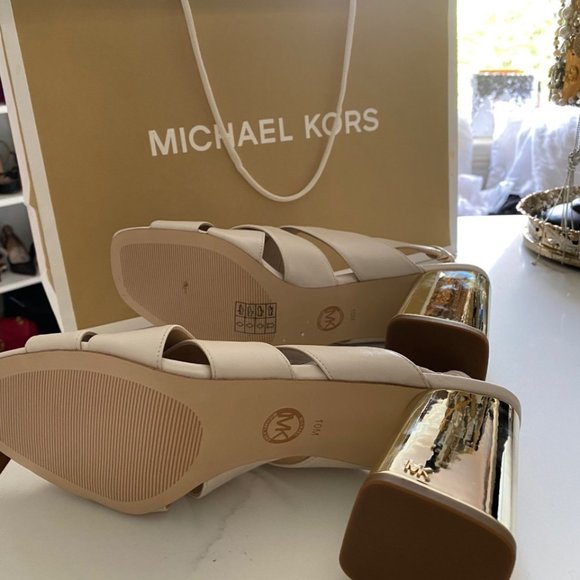 MICHAEL KORS Dixon Light Cream Sandals - Picture 3 of 7